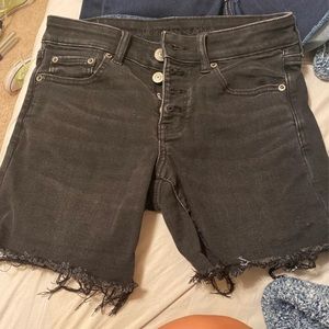 American eagle black midi shorts
